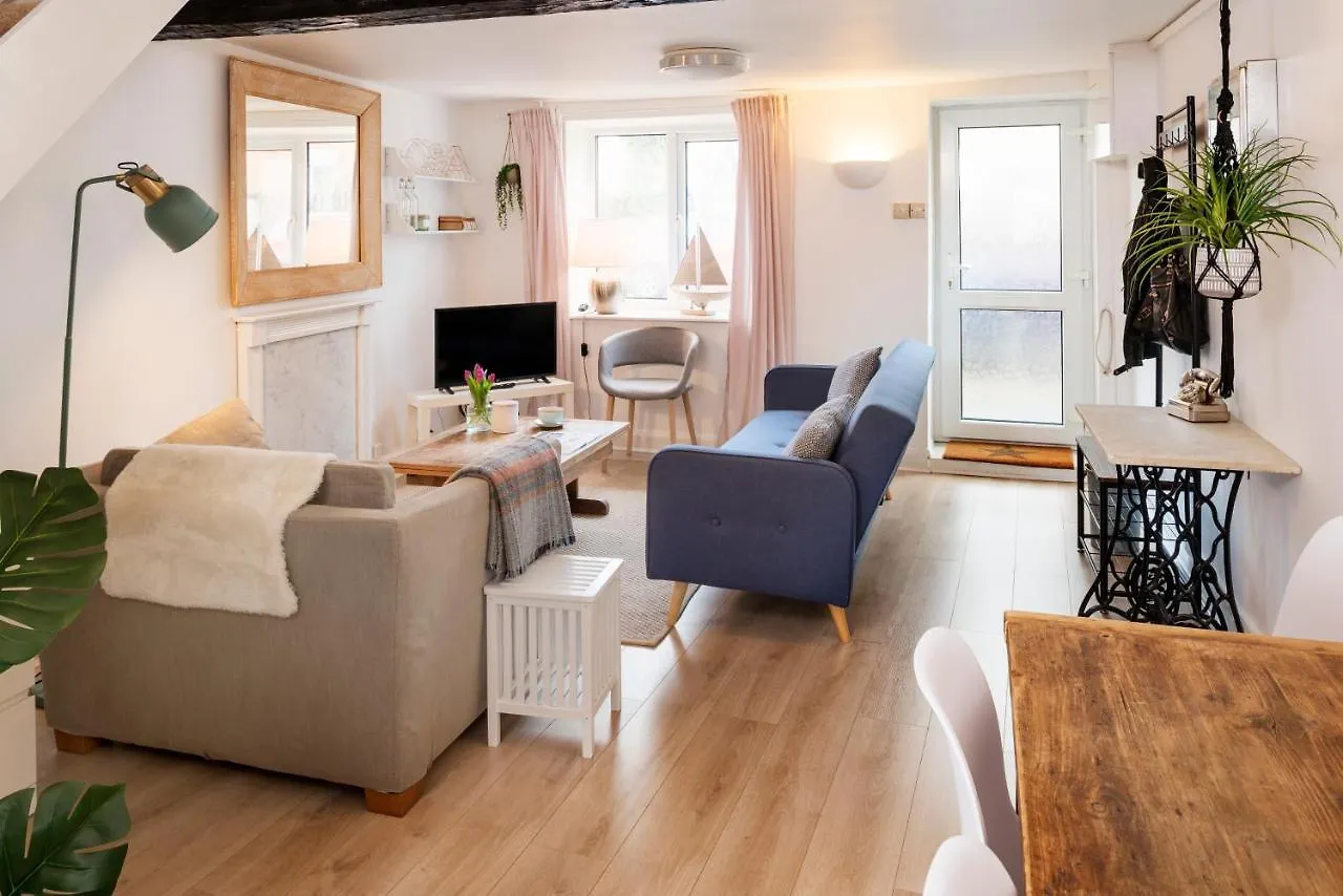 Nomi Homes - Topsham - Exeter - Exmouth Beach - Central - Wifi - Bookdirect 0*,  United Kingdom